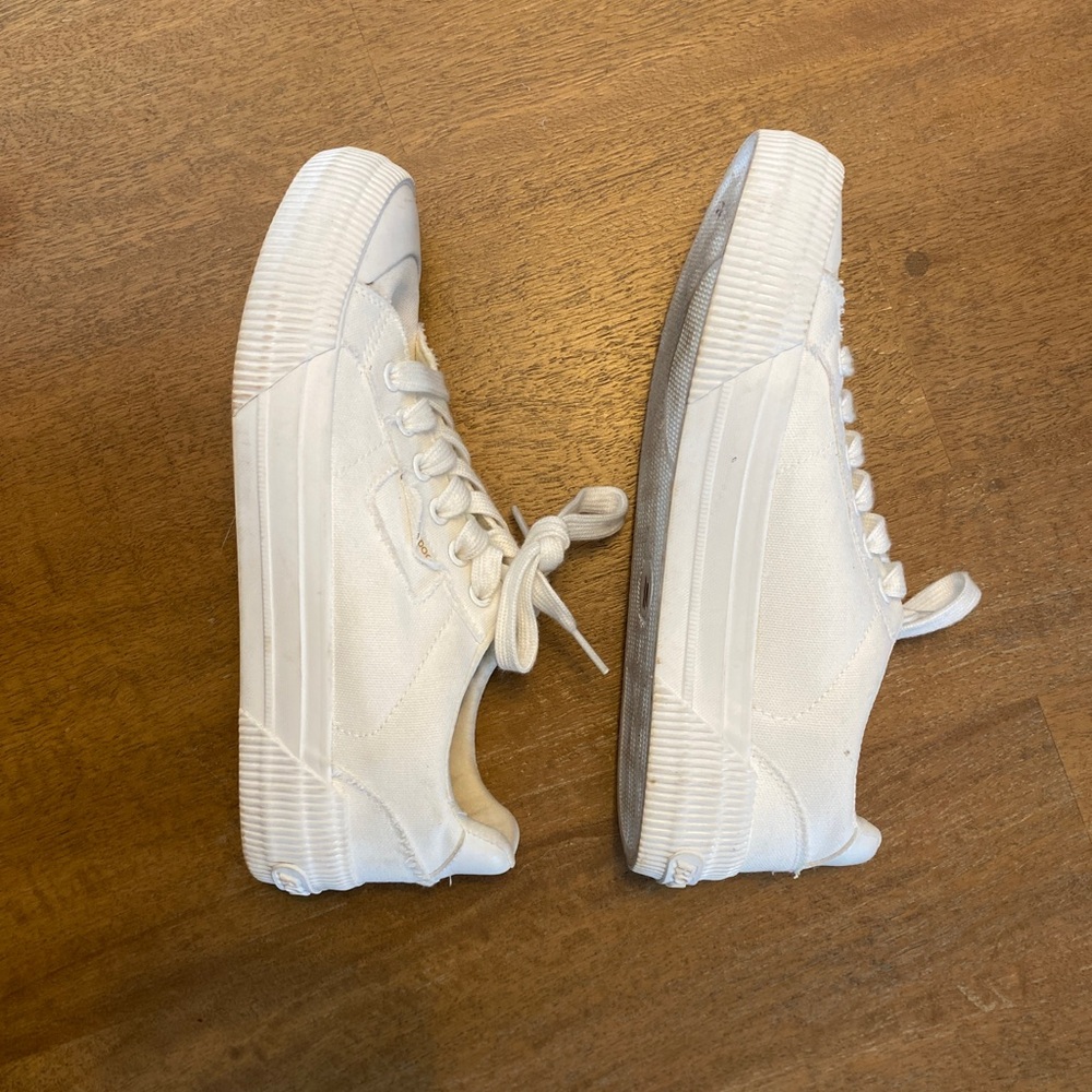 Rocket Dog White Sneakers - Picture 4 of 6